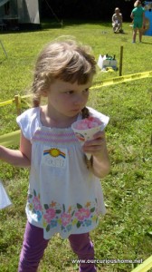 K in the maze with a snow cone